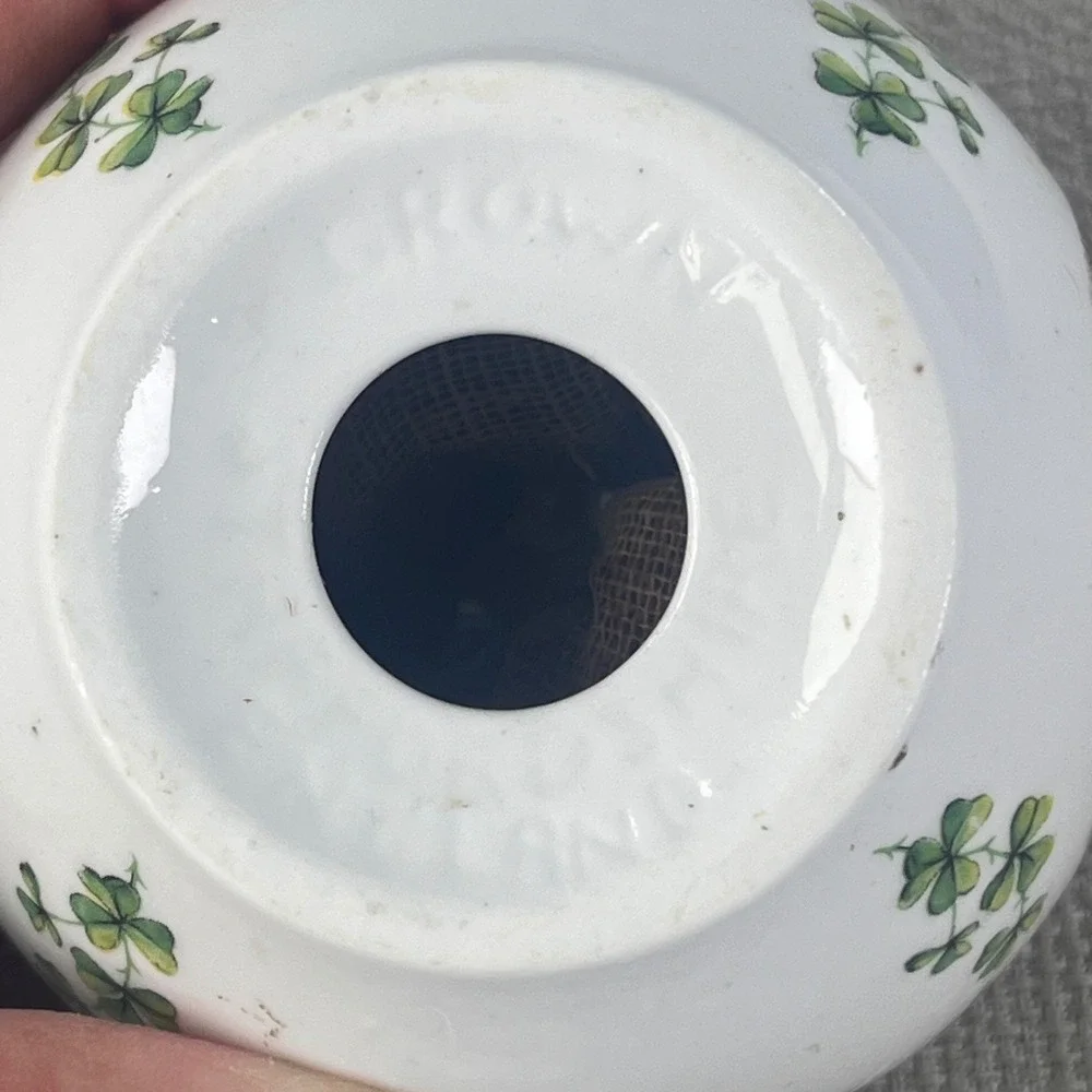 Crovate Potpourri‎ Pomander White Shamrock Vignette Ceramic Sphere Porcelain